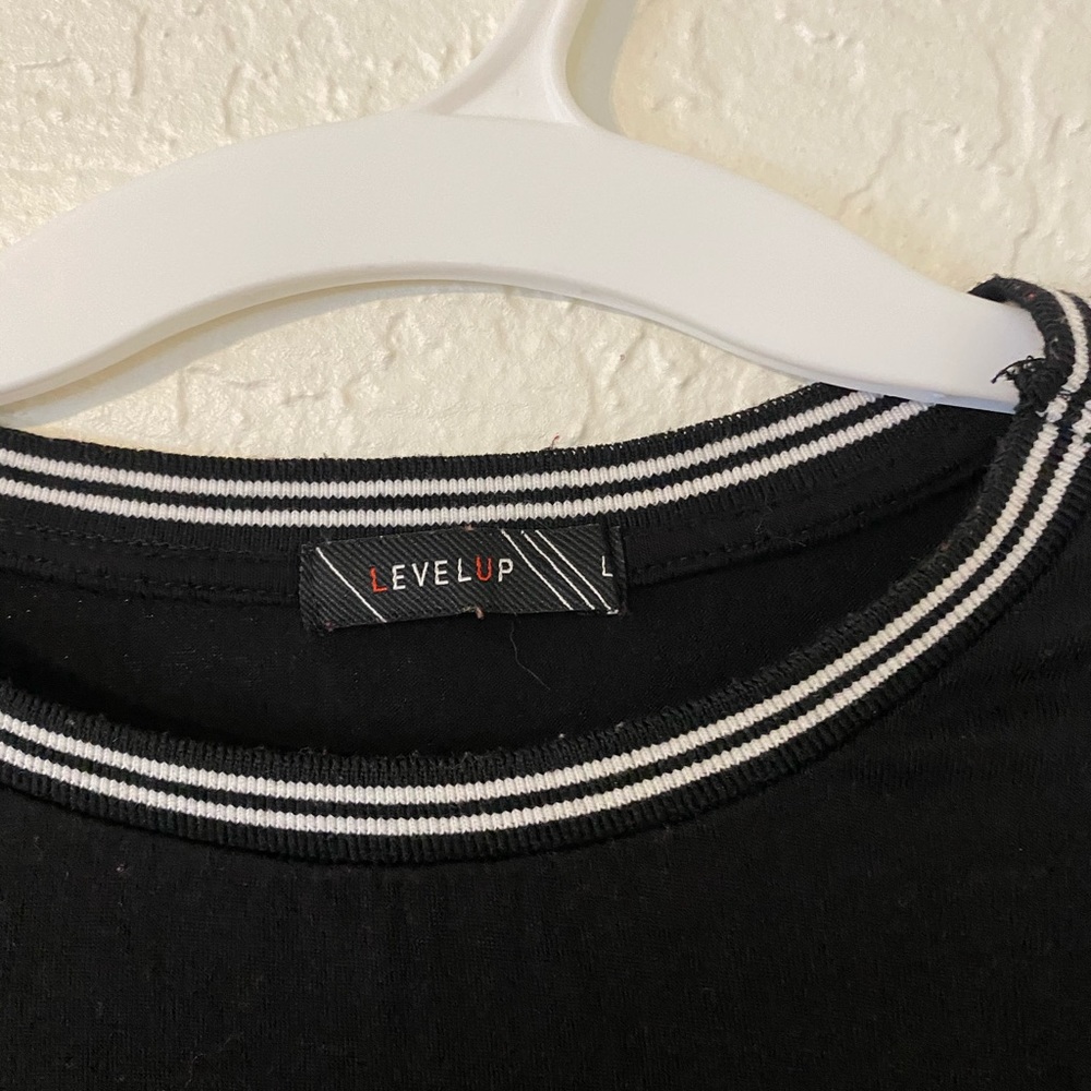 Level Up Crop Top - Picture 3 of 3